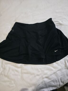 Nike Black Athletic Skort with Built-In Shorts Sizs XL Tennis Skirt